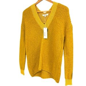 Charlise NWT S oversized Yellow and gold V-Neck Sweater neck yellow shimmers
